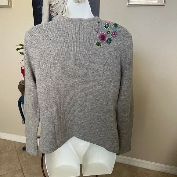 Vintage Talbots Petites Floral Embroidered Wool & Angora Cardigan Sweater Top S - Picture 4 of 9